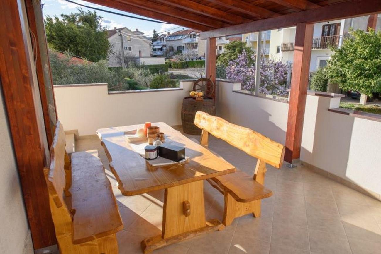 Apartments With A Parking Space Kastel Stafilic, Kastela - 21591 Exterior photo